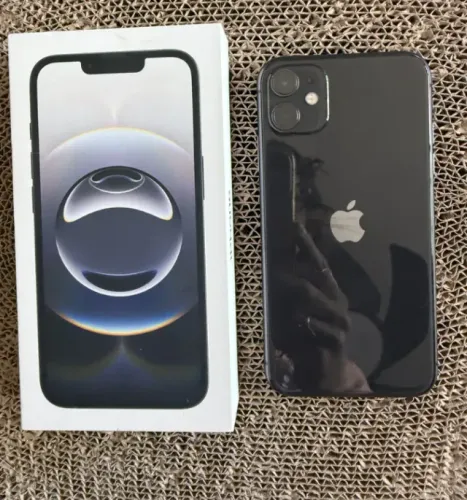 Apple Iphone 11 (64 Gb) - Preto Com Capinhas Extras Brinde (Usado)