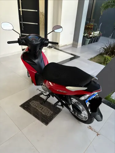 Biz 110 2024/2024 com 2400km