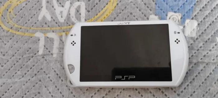 PSP GO