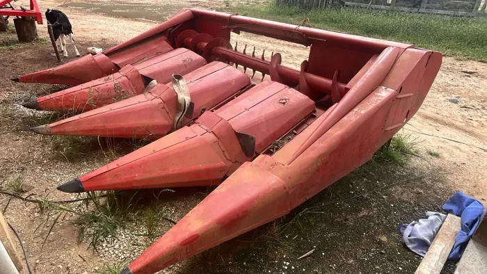 Plataforma de milho massey ferguson 4x90