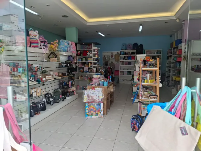 Vende-se estoque de loja