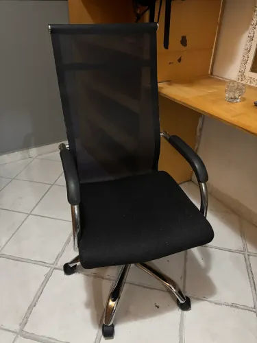 Cadeira escritório preta