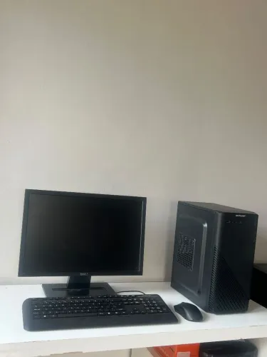 PC completo - Intel Core i3