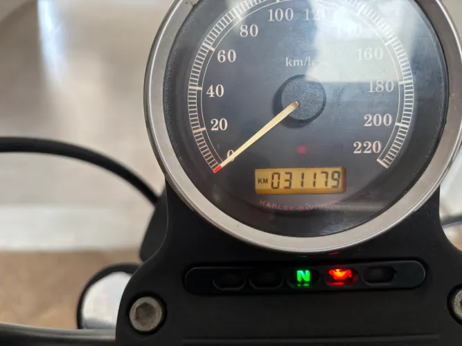 Harley-Davidson XL883N Iron Black