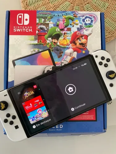 Nintendo Switch OLED + Super Mario Bros. Wonder