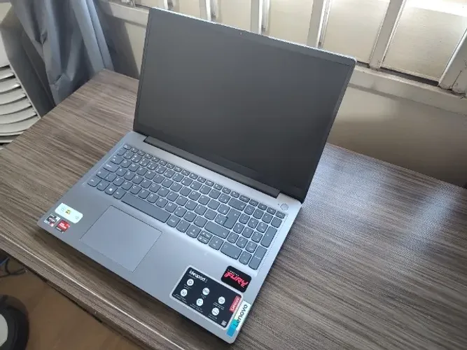 Lenovo Ideapad 3 - Ryzen 5 5500U com 20 Gb de memória e 256 Gb de SSD
