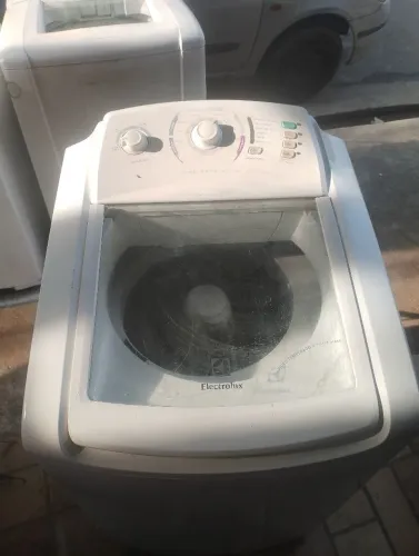 Vendo essa máquina Eletrolux 10 kg funcionando perfeitamente faço entrega 