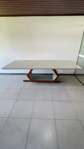 Mesa de Jantar de Design - 2,60 m - Base Escultural - Alto Padrão