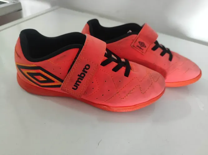 Chuteira futsal umbro 32 