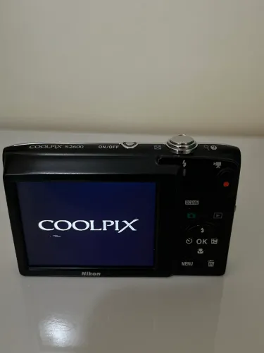 Câmera fotográfica nikon s2600