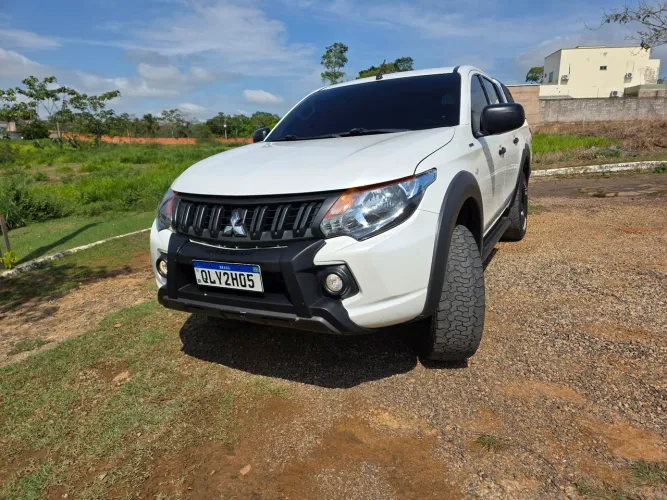 Mitsubishi L200 Tri. Outd. GLX 2.4 CD 4X4 Die. MEC 2023