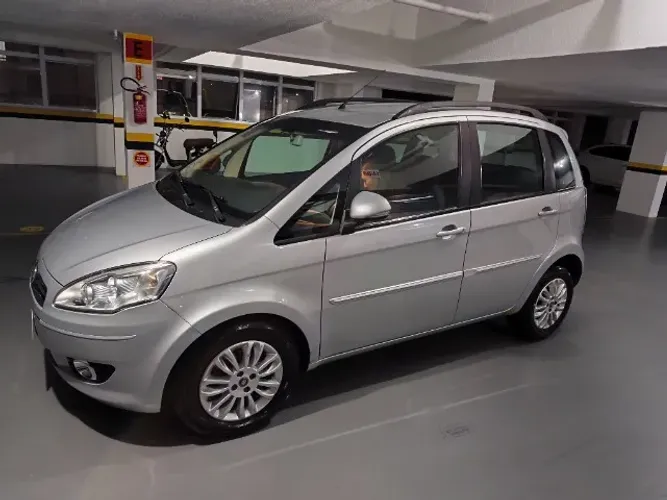 Fiat Idea Attractive 1.4 Fire Flex 8V 5P 2012