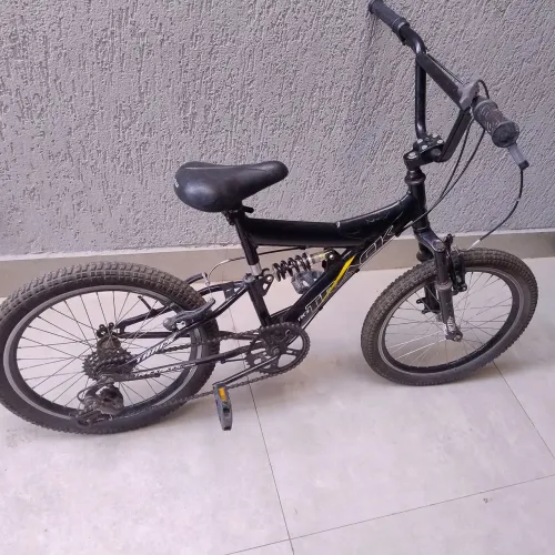 Bicicleta aro 20" XR com suspensão