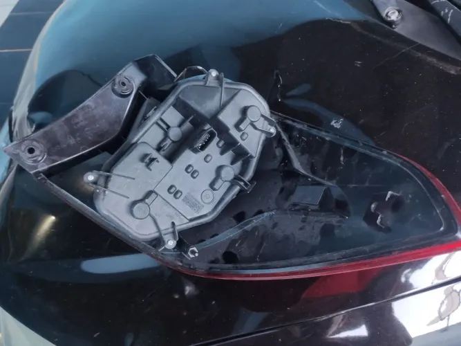 Vendo lanterna traseira do Ford Ka lado esquerdo sedam original
