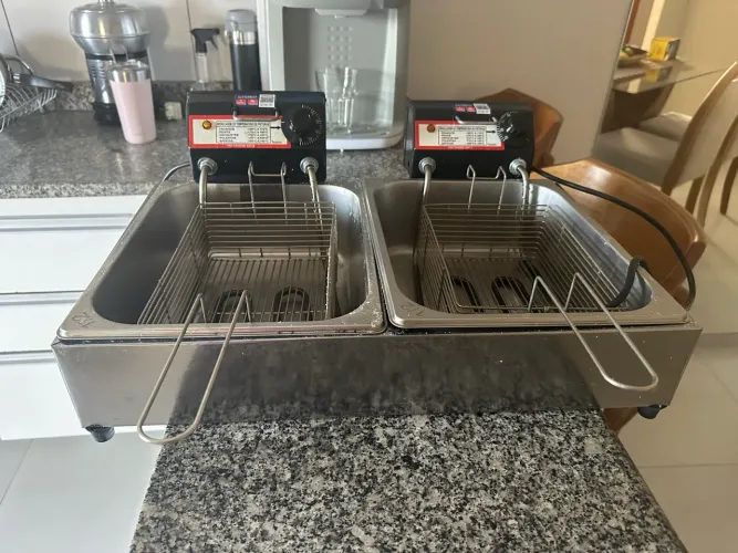 Fritadeira Elétrica Industrial 2 Cubas 10L