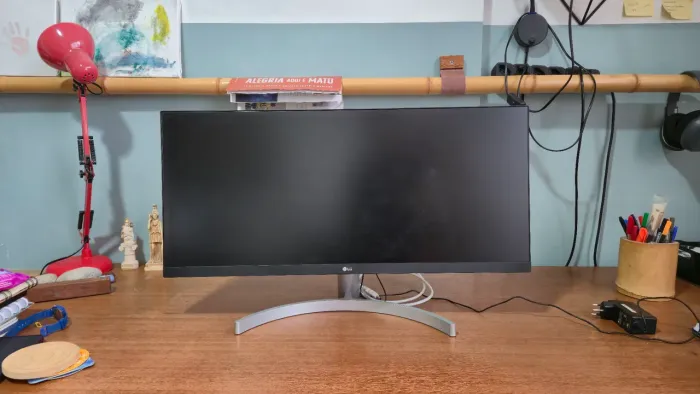 Monitor ULTRAWIDE 29" LG 29WK600 em ótimo estado