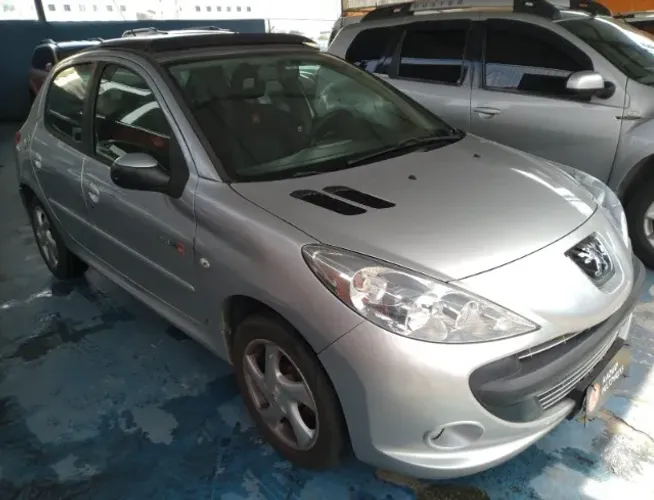 Peugeot 207 Quiksilver 1.4 Flex 8V 5P 2011