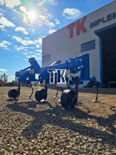 cod. 1517 CULTIVADOR / RISCADOR DE 3 LINHAS E 7 ENXADAS ASA - Tk Tratores Nova Andradina-M