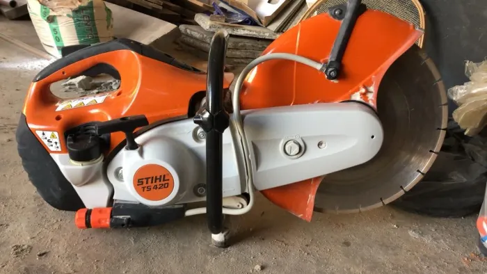 OPORTUNIDADE! Serra Cortadora a disco à combustão STIHL TS420 350 mm/14 polegadas