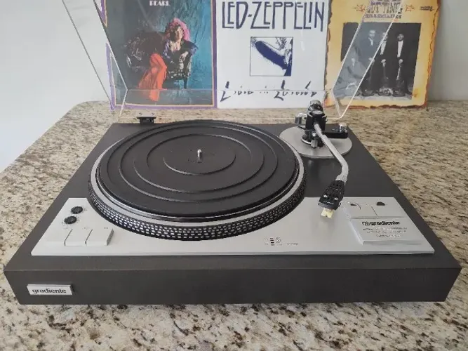 Toca-discos Gradiente DD1