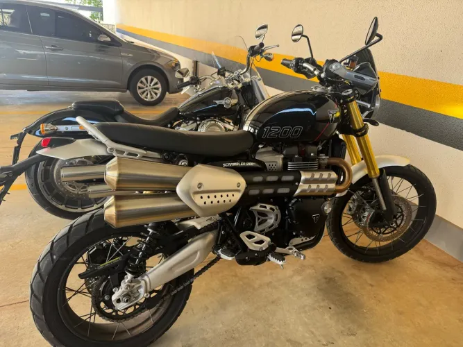 MOTO SCRAMBLER TRIUMPH