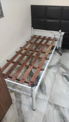 Cama de solteiro de ferro inteira+ colchão probel