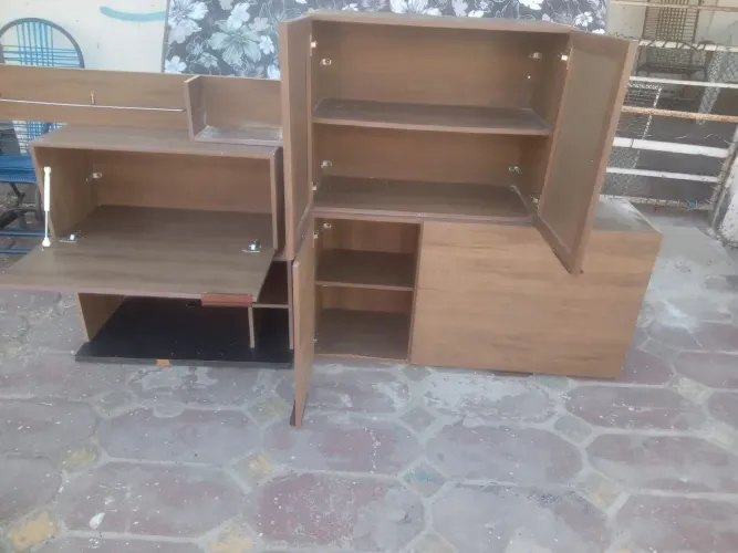 VENCO UM ARMARIO DE MADEIRA