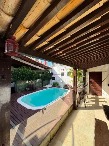 Casa ampla na Candelária para moradia com possibilidade para área comercial