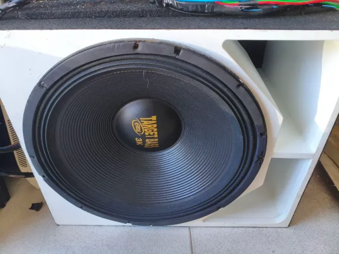 Grave de 18 polegadas Eros 3k+caixote semi novo