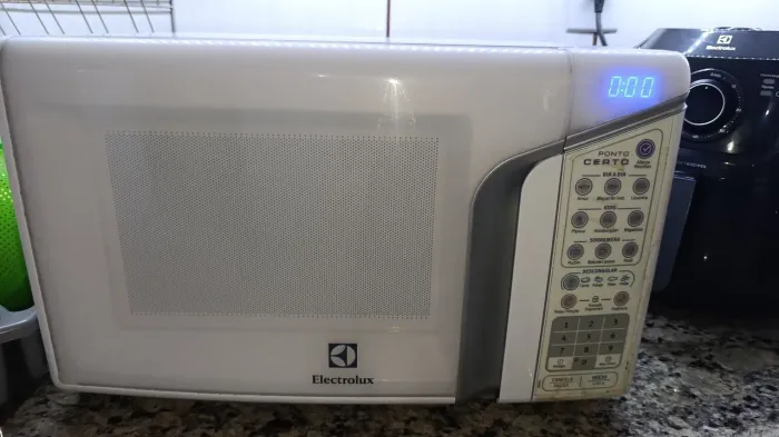 Microondas Electrolux 31 litros (usado)