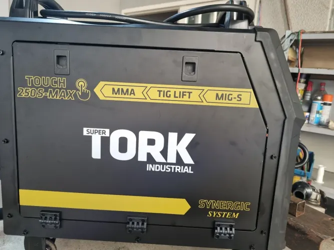 Inverssora de solda super tork industrial  touch-screen 250s-max