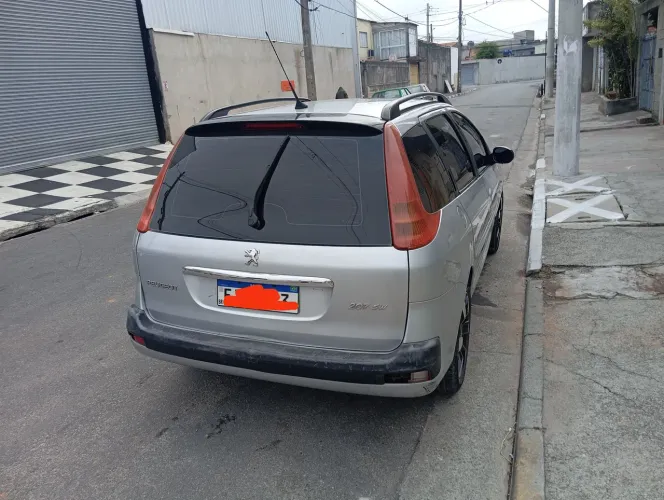 Peugeot 207 SW XR Sport 1.4 Flex 8V 5P 2009