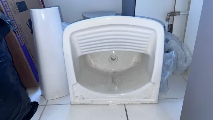 Tanque lavar roupa cerâmico com coluna