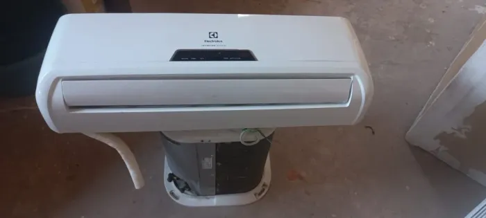 AR CONDICIONADO INVERTER 9.000 BTUS ELECTROLUX