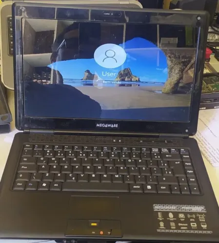 Notebook MegaWare Dual Core 4GB de RAM 250GB de HD