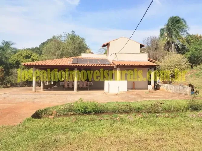 Chácara 25000m², casa, água corrente, 12 km de Uberlândia MG.