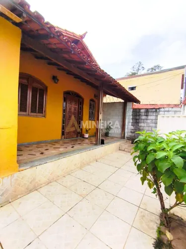 Casa a venda com 3 quartos 1 banheiros, 261m² Bairro Salgado Filho/BH