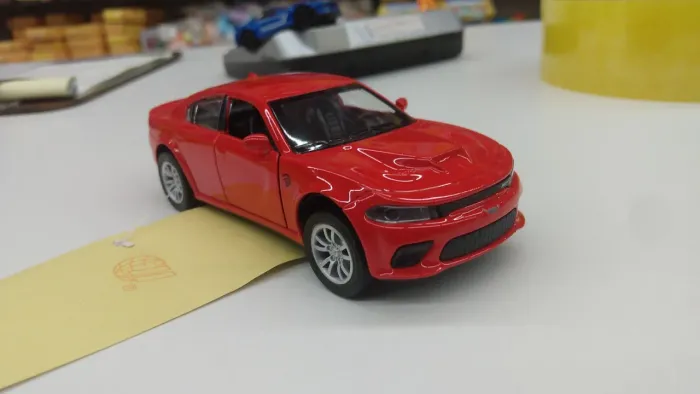 Carro Ferro Miniatura - Dodge chager (Abrir As portas)