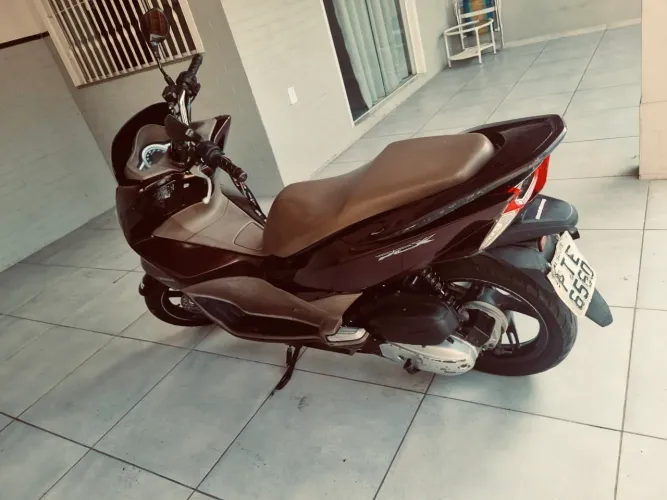 Honda PCX 150 DL 2018 - 48 mil km - Muito Conservada - R$12.000