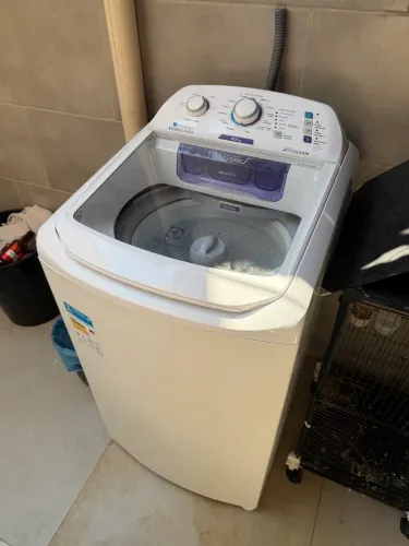 Máquina de lavar Electrolux LAC09 8,5kg semi NOVA
