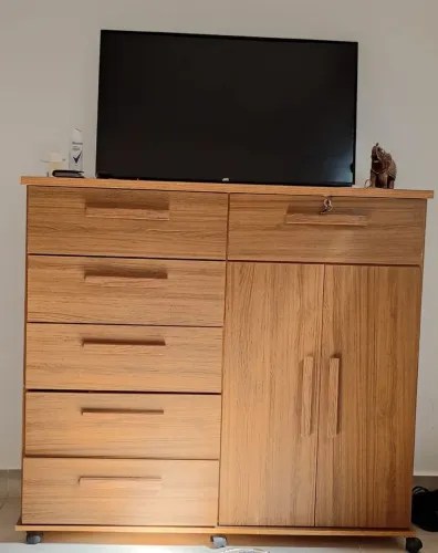 Vende-se cômoda grande R$299,00