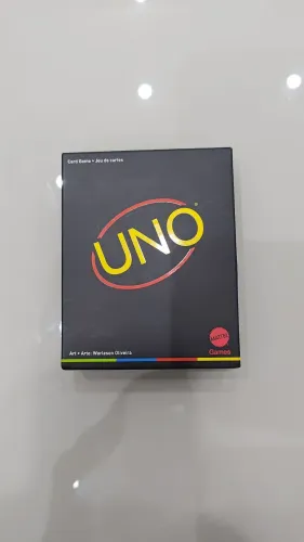 Uno minimalista Mattel