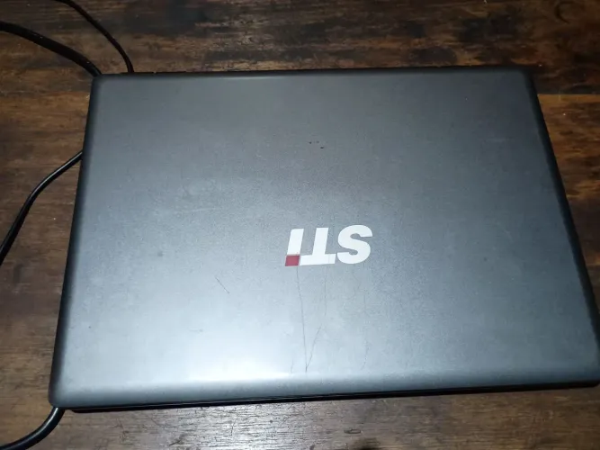 Vendo Notebook STI <br>2 GIGABYTE AM <br>WINDOWS 10 <br>HD SSD 250 GB