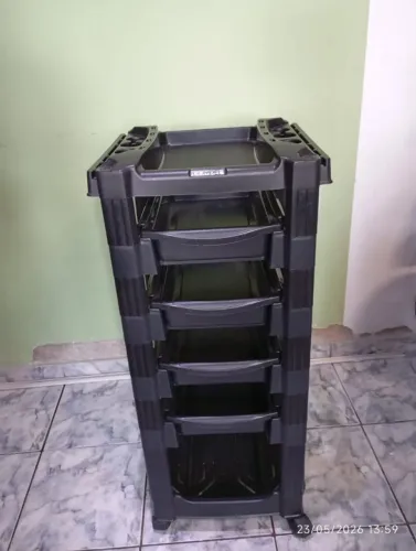 Carrinho auxiliar de salão