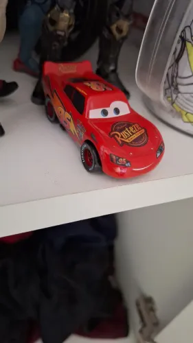Relâmpago McQueen escala Hotweels
