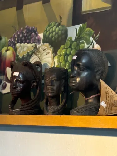 Conjunto de peças africanas de Ébano