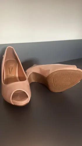 Salto feminino 37