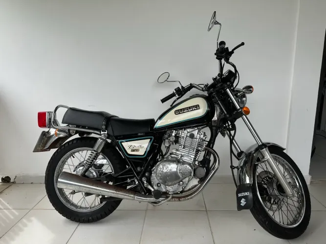 Suzuki Intruder 250