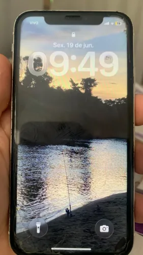 Vendo iPhone 11 todo original