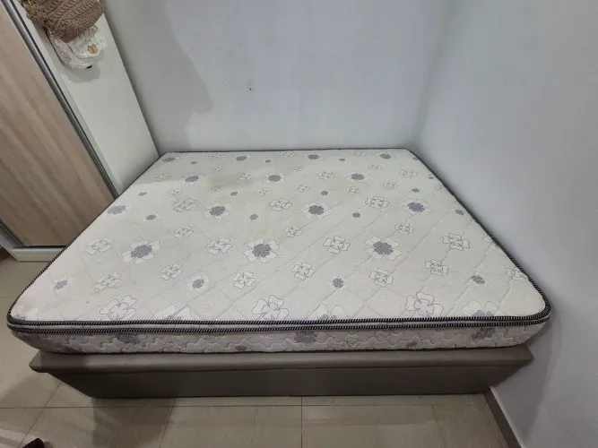 Cama de casal Baú + colchão
